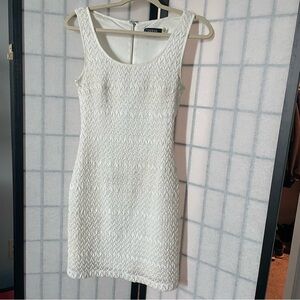 Ivory short dress. Guess size 4. Crochet look fabric.